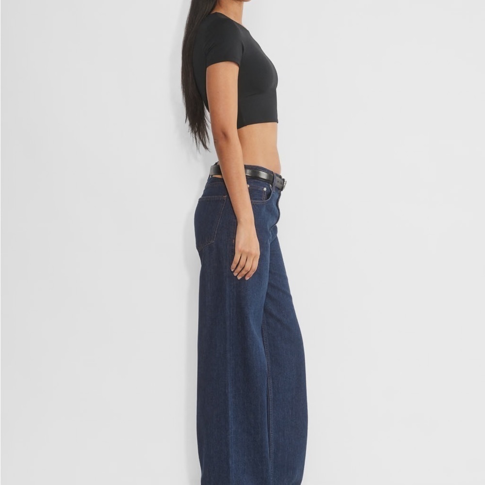 Babaton Contour Crew Cropped T-Shirt - Picture 2 of 8